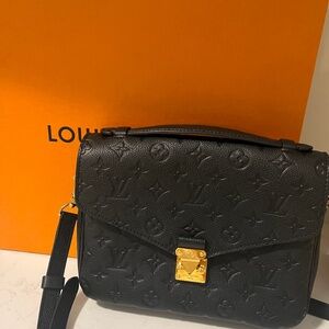 Louis Vuitton Pochette Métis